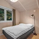 Nashota - 600m From The Sea By Interhome