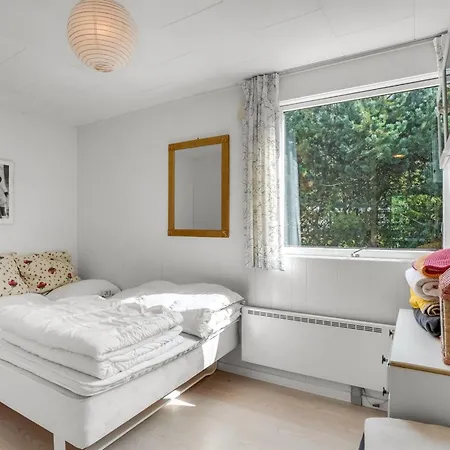 Nashota - 600m From The Sea By Interhome *