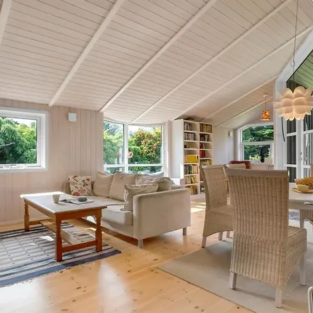 Nashota - 600m From The Sea By Interhome