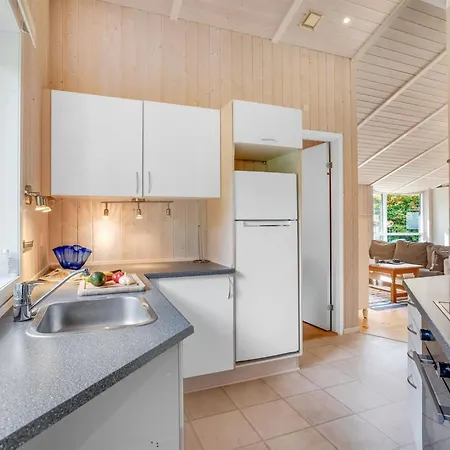 Nashota - 600m From The Sea By Interhome
